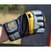 Перчатки для фитнеса MadMax MFG-880 Signature Black/Grey/Yellow XL (MFG-880_XL) - Изображение 1