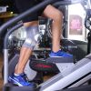 Фиксатор колена LiveUp Knee Support LS5676-S сірий, білий Уні S (6951376182316) - Изображение 1