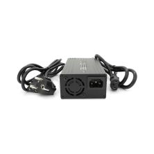Мережевий зарядний пристрій для АКБ Voltronic LiFePO4 12V(14.6V),4S,15A (YT-1215-4S-C13) Мережевий зарядний пристрій для АКБ Voltronic LiFePO4 12V(14.6V),4S,15A (YT-1215-4S-C13)